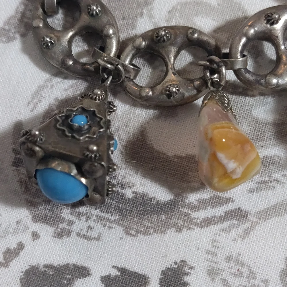 ETRUSCAN Vintage silver MADE ITALY PREOWNED 1800S charm bracelet - Picture 3 of 8